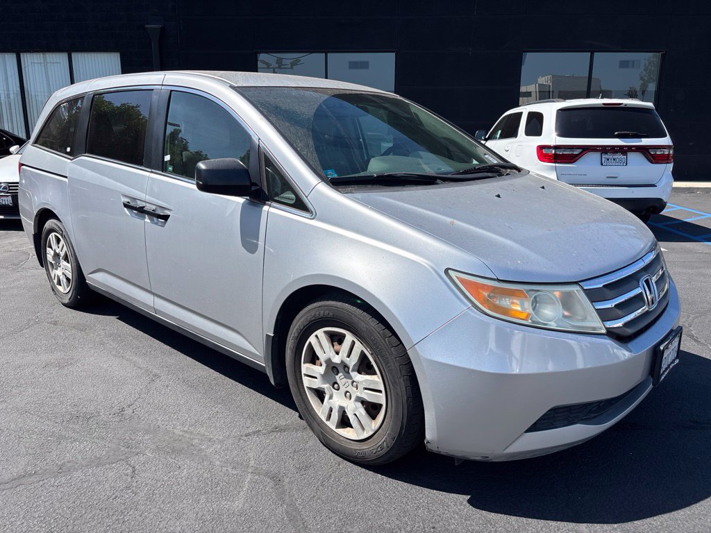 Used 2011 Honda Odyssey LX image 2