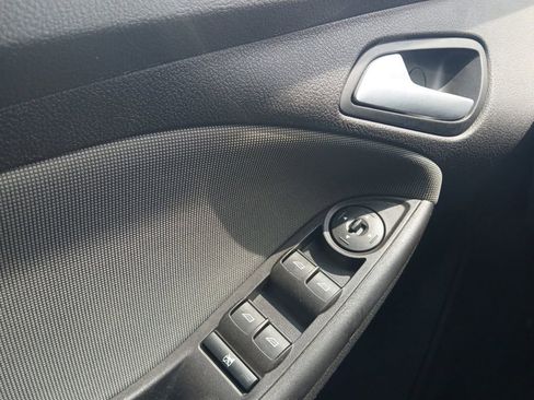 Used 2014 Ford Focus SE FWD image 8