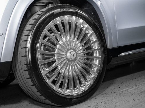 Certified 2025 Mercedes-Benz Maybach GLS 600 4MATIC image 8