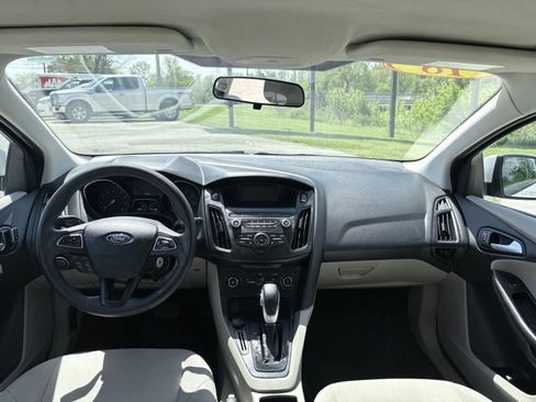 Used 2018 Ford Focus SE FWD image 15