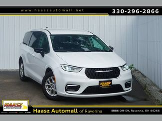 Used 2024 Chrysler Pacifica Touring-L FWD video 1