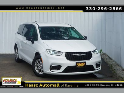 Used 2024 Chrysler Pacifica Touring-L