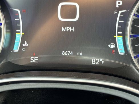 Used 2026 Chrysler Pacifica Limited FWD image 27