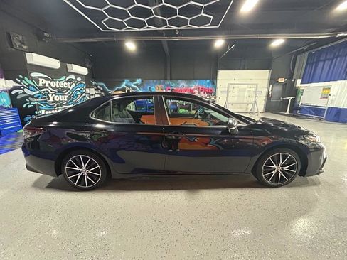 Used 2023 Toyota Camry SE image 6