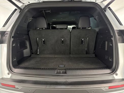 Used 2026 Chevrolet Traverse LT FWD image 9