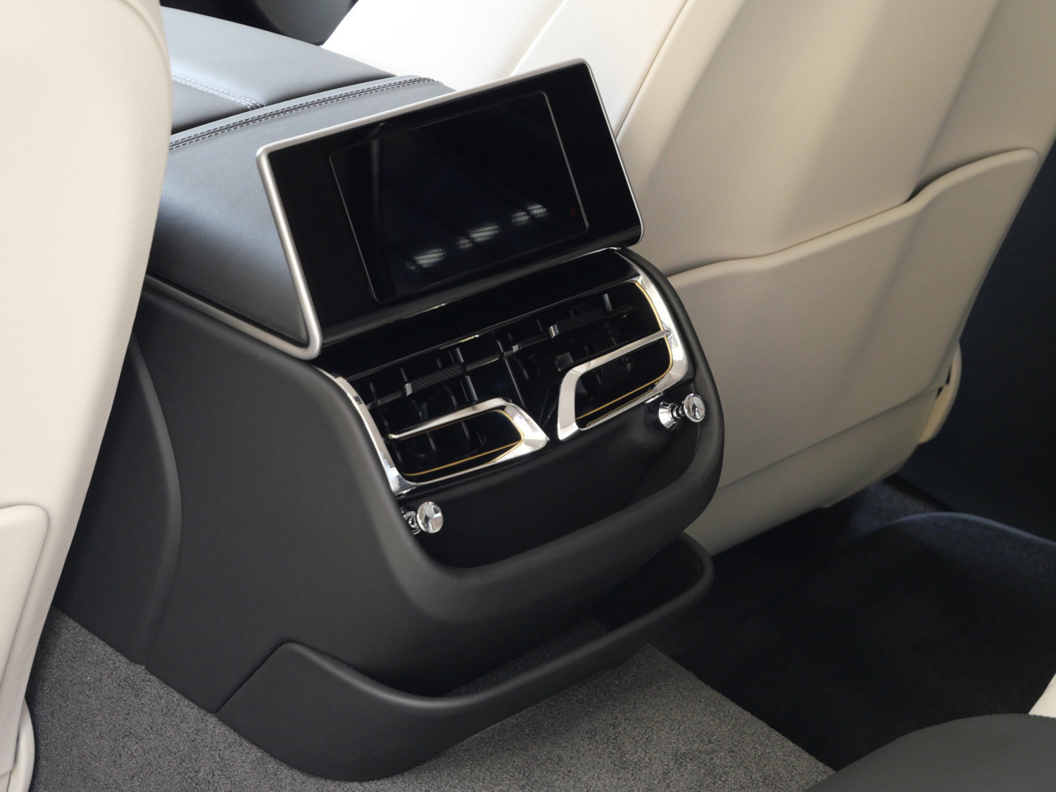 Used 2024 Bentley Flying Spur W12 AWD/4WD image 9