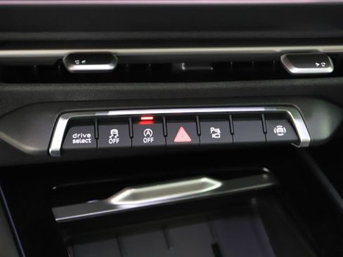 New 2026 Audi Q3 quattro 2.0T AWD/4WD image 28