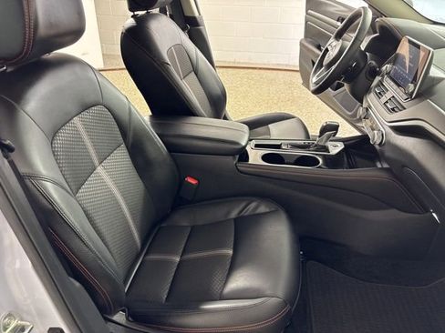 Used 2025 Nissan Altima 2.5 SR FWD image 19