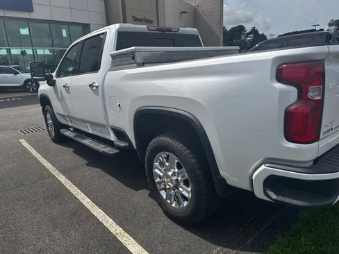 Used 2024 Chevrolet Silverado 2500 High Country w/ High Country Premium Package AWD/4WD image 4