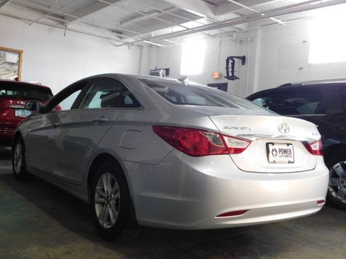Used 2013 Hyundai Sonata GLS w/ Popular Equipment Pkg FWD image 2