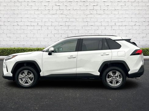 Used 2025 Toyota RAV4 XLE image 7