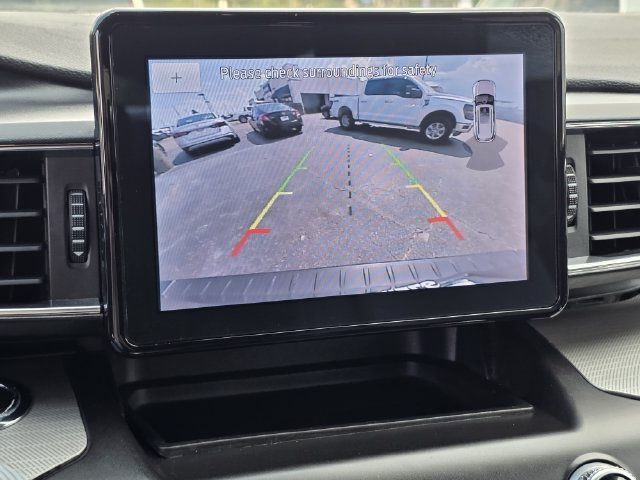 Used 2020 Ford Explorer XLT w/ Equipment Group 202A RWD image 10