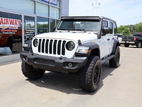 Used 2019 Jeep Wrangler Unlimited Sport AWD/4WD image 6