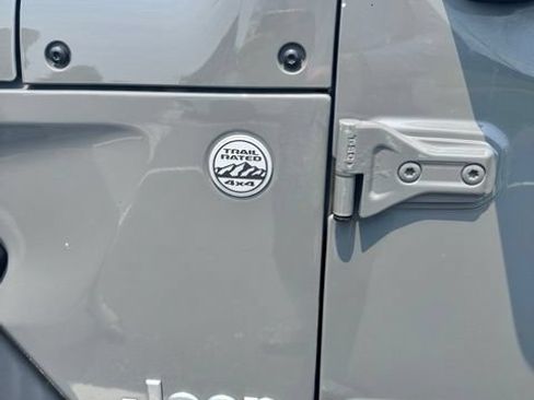 Used 2019 Jeep Wrangler Sport AWD/4WD image 5