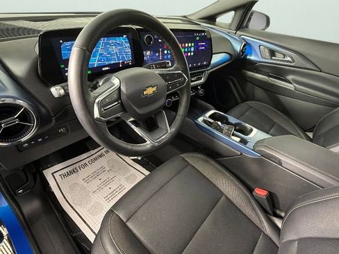 Used 2025 Chevrolet Equinox EV LT w/ Convenience Package FWD image 18
