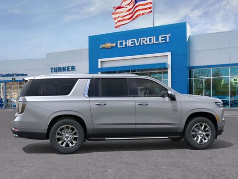 New 2026 Chevrolet Suburban Premier w/ Sun And Tow Package AWD/4WD image 5