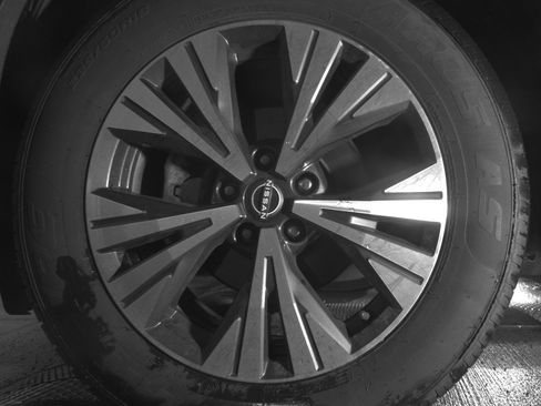 Used 2023 Nissan Rogue SV image 12