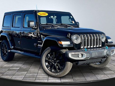 Used 2023 Jeep Wrangler Unlimited Sahara AWD/4WD image 12