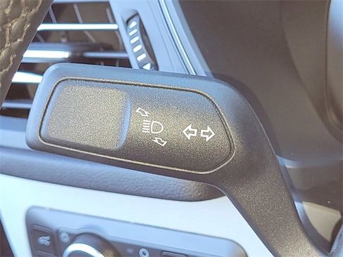 Used 2023 Ford Escape SE w/ Class II Trailer Tow Package image 32