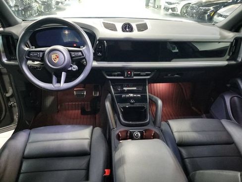Used 2024 Porsche Cayenne S AWD/4WD image 14