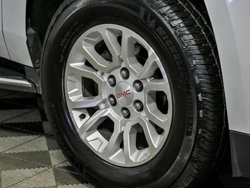 Used 2019 GMC Yukon XL SLT w/ Open Road Package image 3