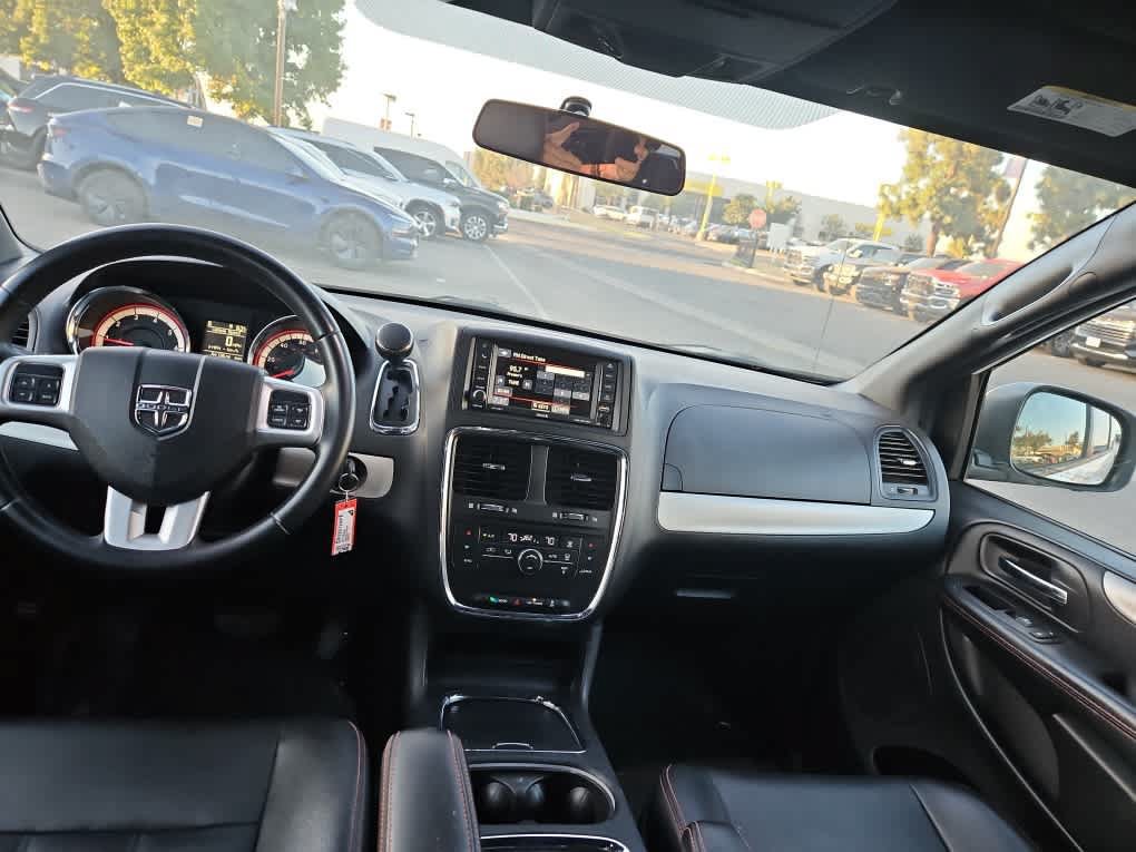Used 2016 Dodge Grand Caravan R/T FWD image 9