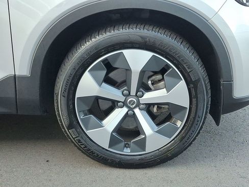 Certified 2024 Volvo XC40 B5 Core image 8