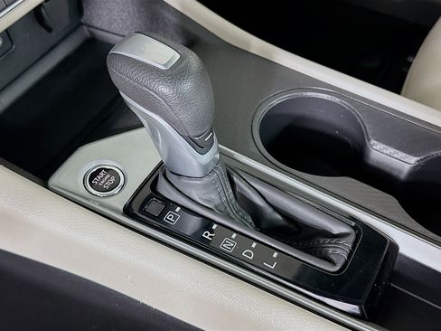 Used 2025 Nissan Altima 2.5 SV FWD image 24