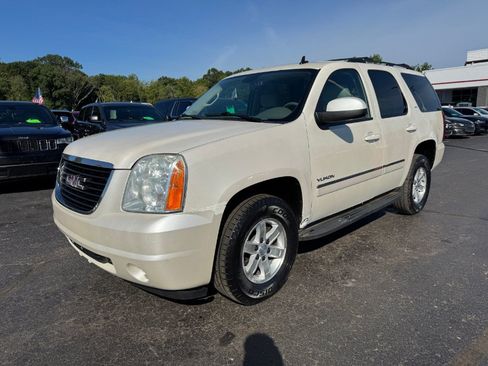 Used 2010 GMC Yukon SLT AWD/4WD image 1