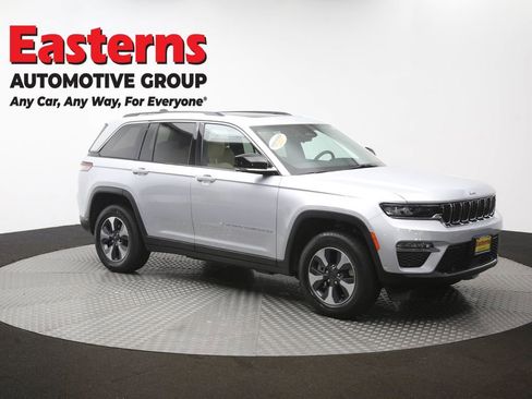 Used 2022 Jeep Grand Cherokee Limited 4xe w/ Luxury Tech Group II AWD/4WD image 51