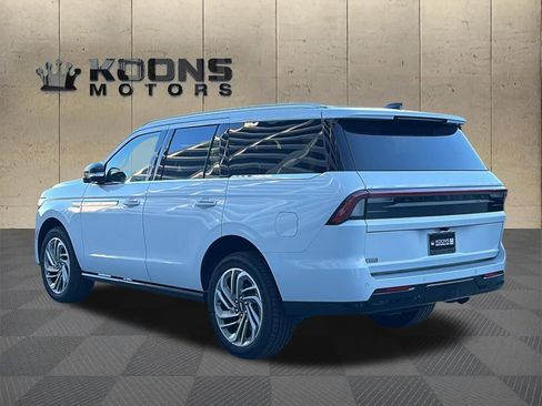 New 2026 Lincoln Navigator Reserve image 3