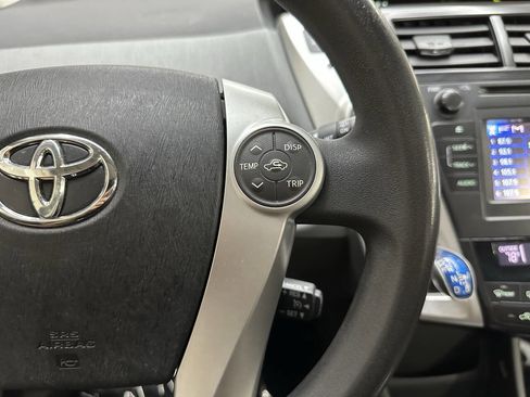 Used 2012 Toyota Prius V image 22