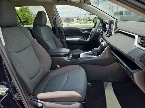 Used 2024 Toyota RAV4 XLE FWD image 18