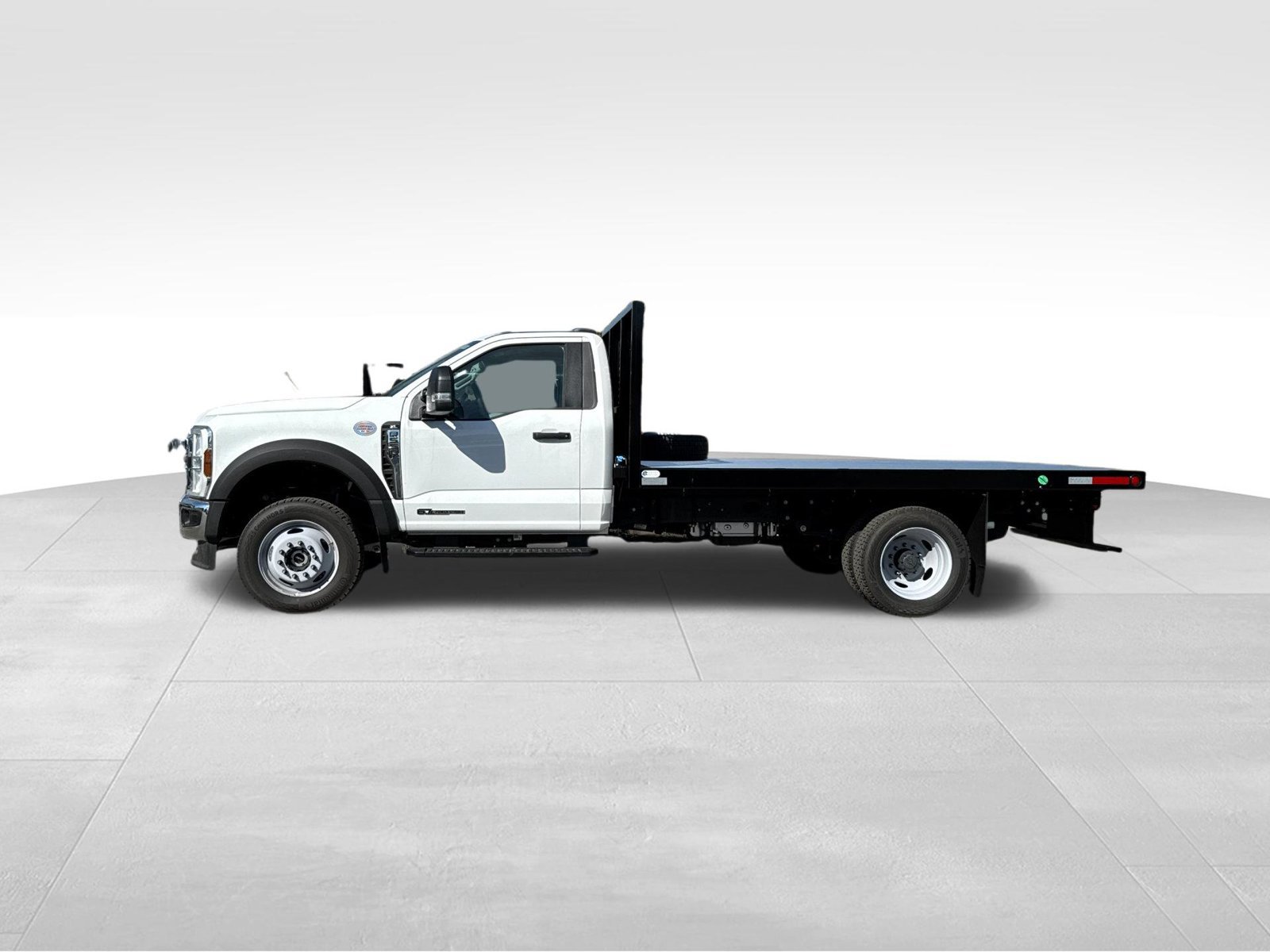 Used 2024 Ford F550 4x4 Regular Cab Super Duty image 6