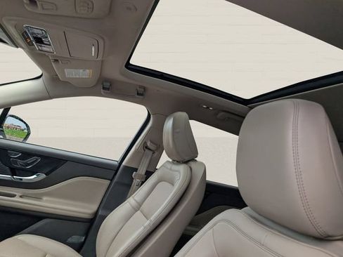 Used 2022 Lincoln Corsair Reserve w/ Elements Package FWD image 13