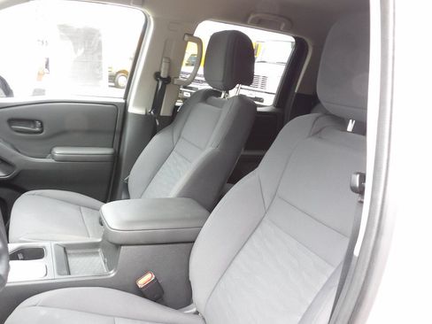 Used 2024 Nissan Frontier S AWD/4WD image 8