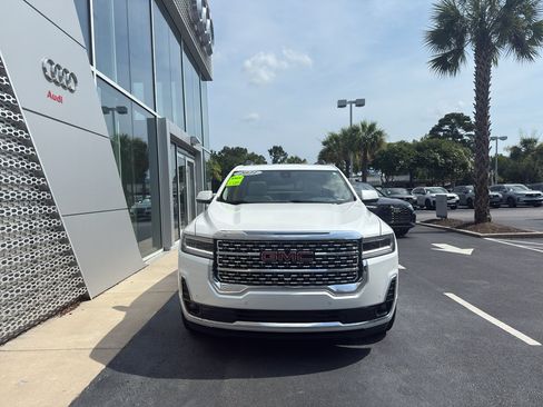 Used 2021 GMC Acadia Denali w/ Denali Technology Package FWD image 3