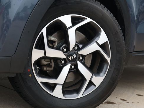 Used 2020 Kia Sportage LX image 11