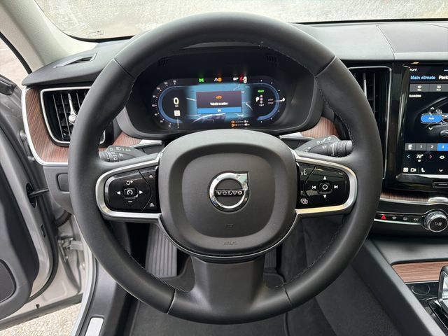 Used 2023 Volvo XC60 T8 Plus AWD/4WD image 31