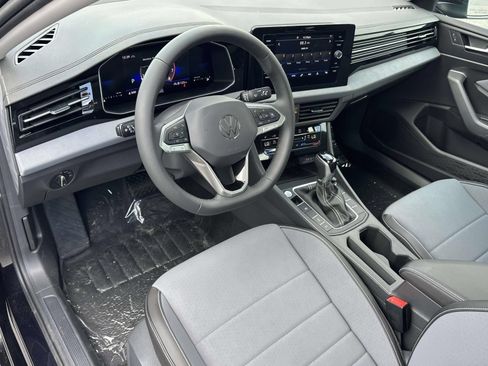 New 2026 Volkswagen Jetta SE FWD image 10