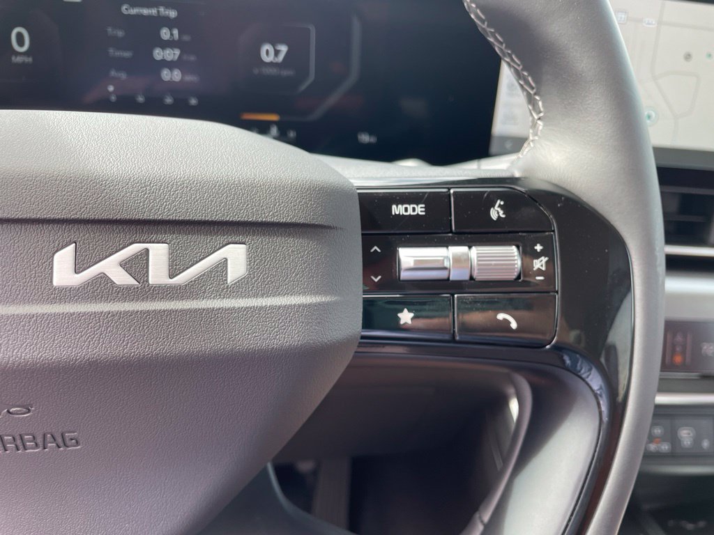 New 2027 Kia Carnival SX FWD image 28