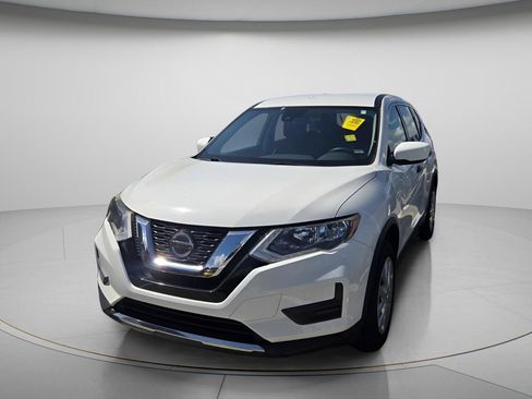 Used 2020 Nissan Rogue S FWD image 4