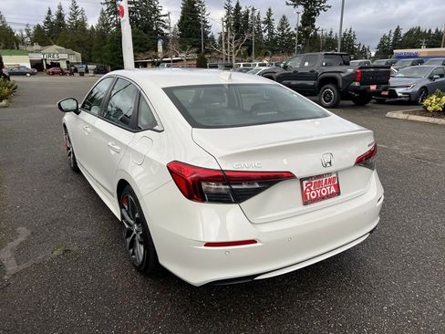 Used 2022 Honda Civic Touring image 8