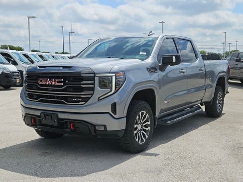Used 2023 GMC Sierra 1500 AT4 w/ AT4 Premium Package AWD/4WD image 7
