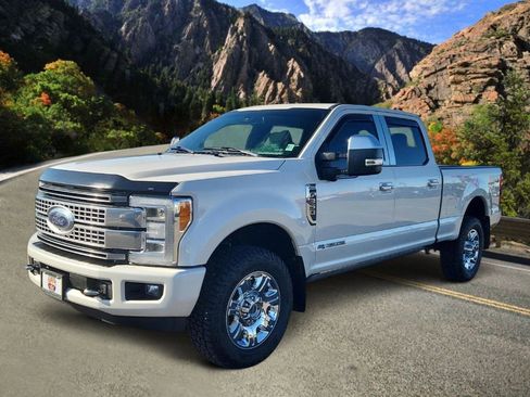 Used 2019 Ford F350 Platinum w/ Platinum Ultimate Package image 5