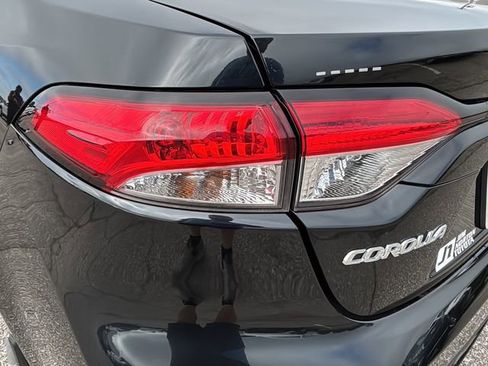Used 2022 Toyota Corolla LE FWD image 28