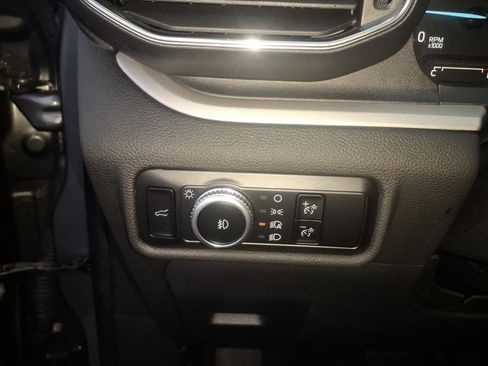 Used 2023 Ford Explorer XLT w/ Equipment Group 202A image 14