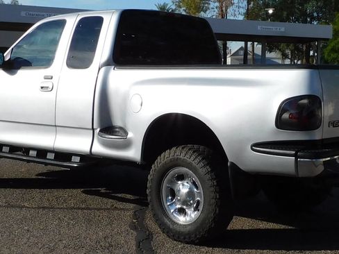 Used 2001 Ford F150 2WD SuperCab image 5