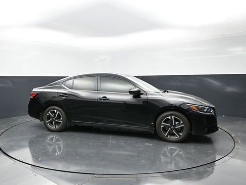 Used 2025 Nissan Sentra SV w/ Lighting Package FWD image 6