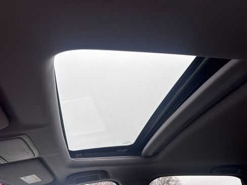 Used 2022 Honda CR-V Touring image 13